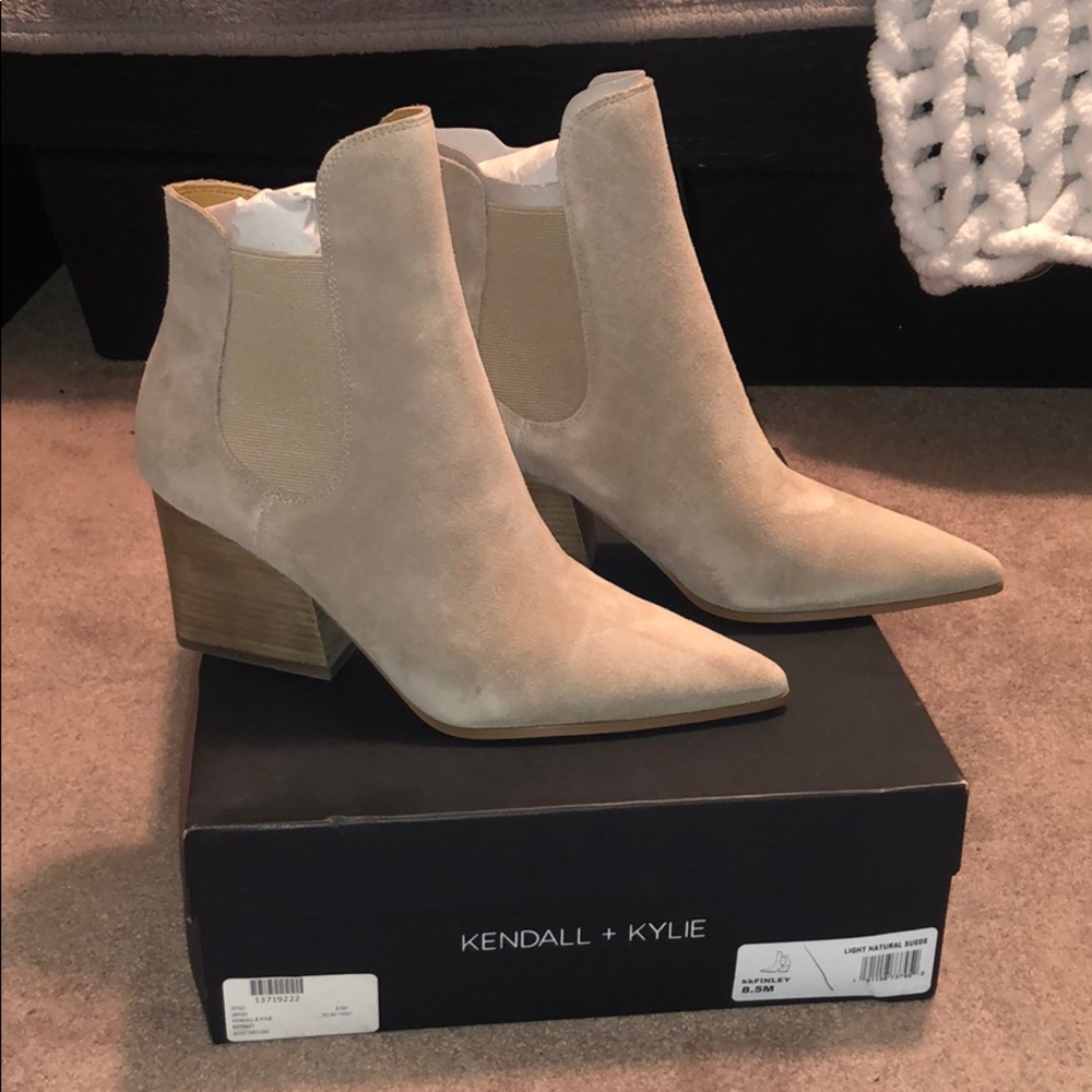 Kendall & Kylie Finley Light Natural Suede Boots